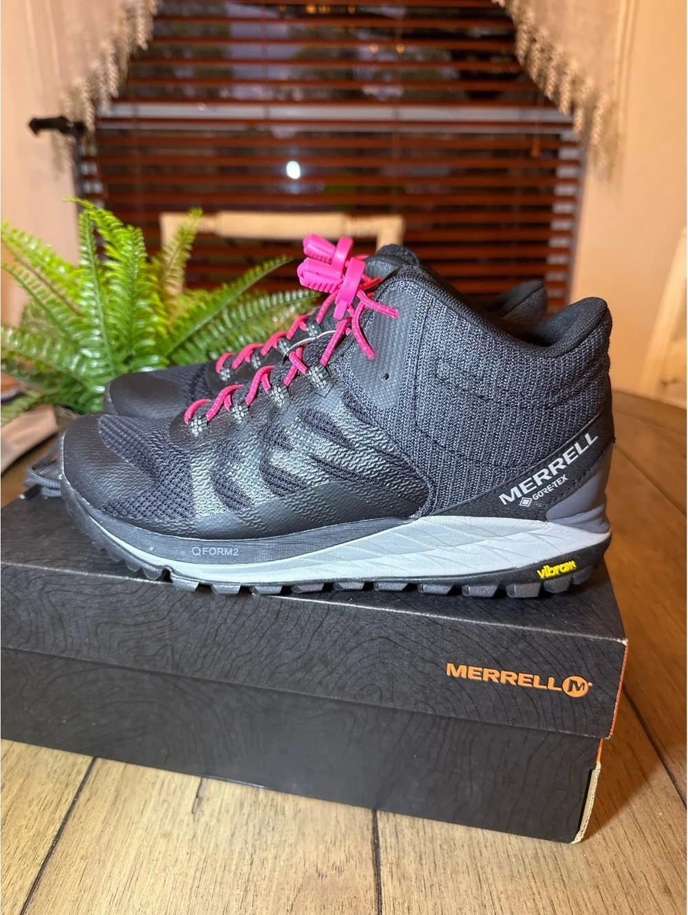 Merrell Antora 2 Mid GTX Women’s Hiking Boots Black Size 9